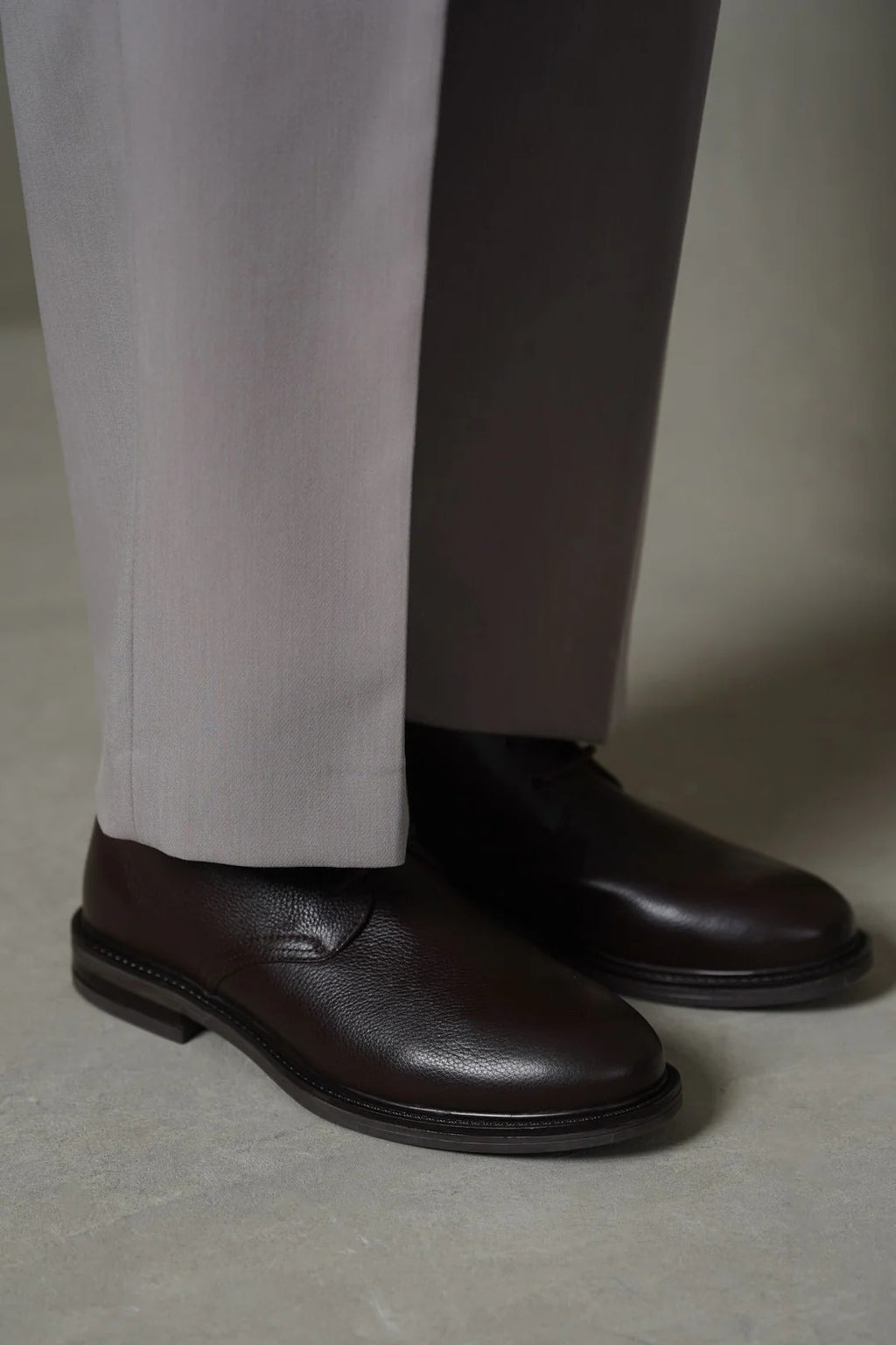 LACE UP LEATHER CHUKKA BOOT