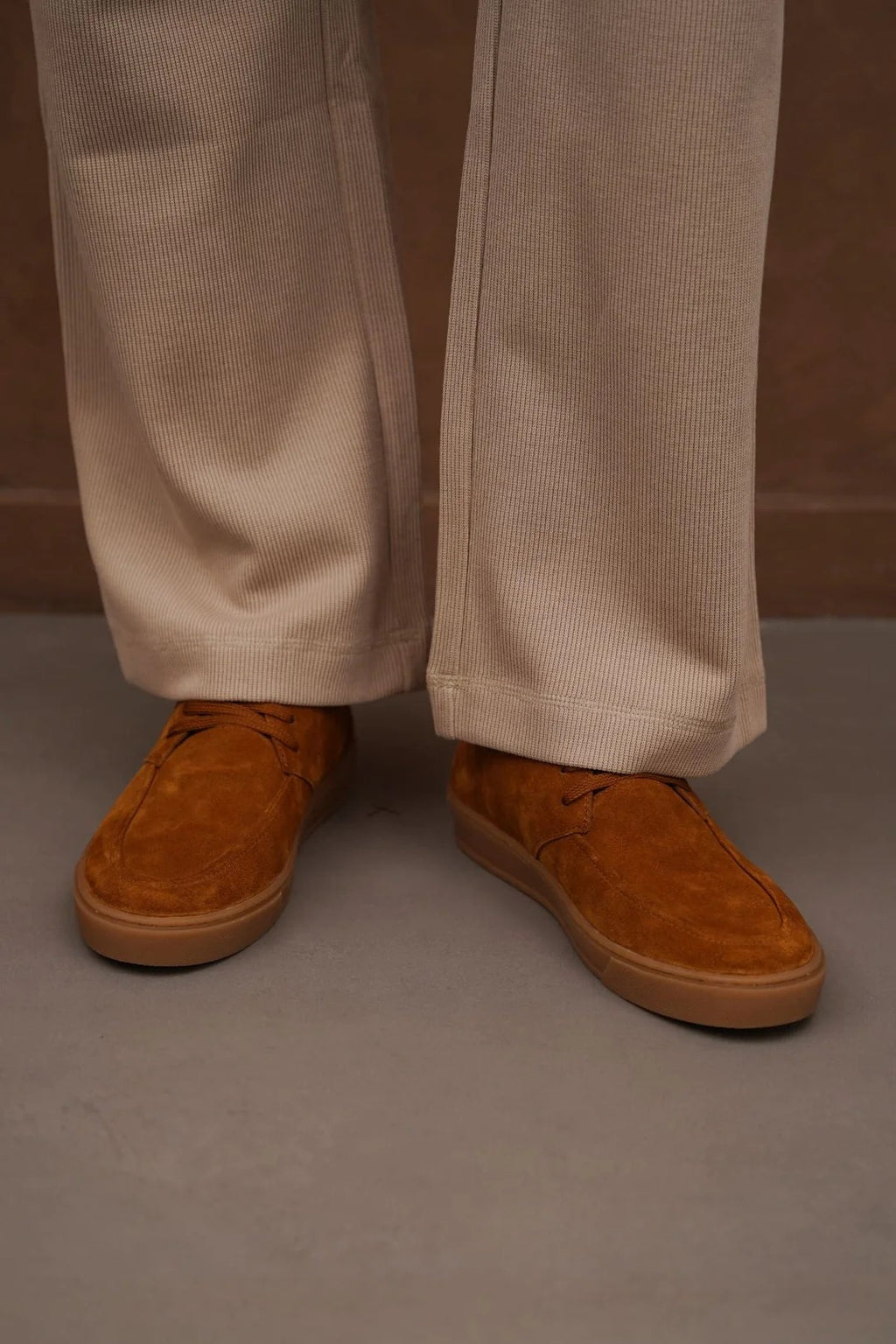 LOW-TOP LEATHER SNEAKERS