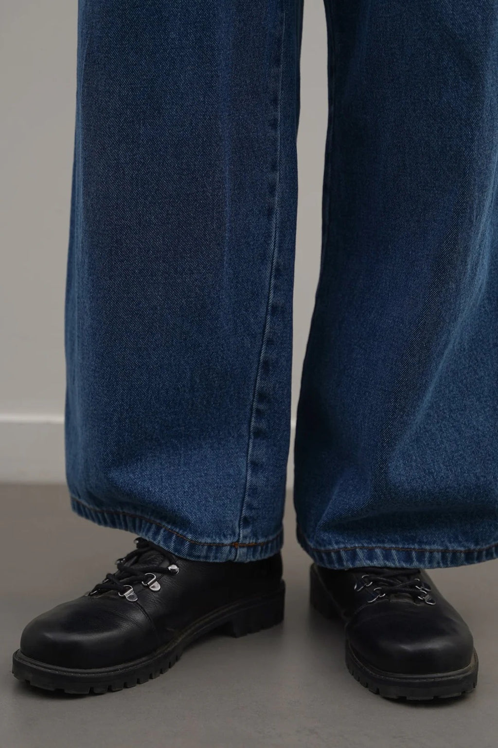 LEATHER URBAN HIKERS