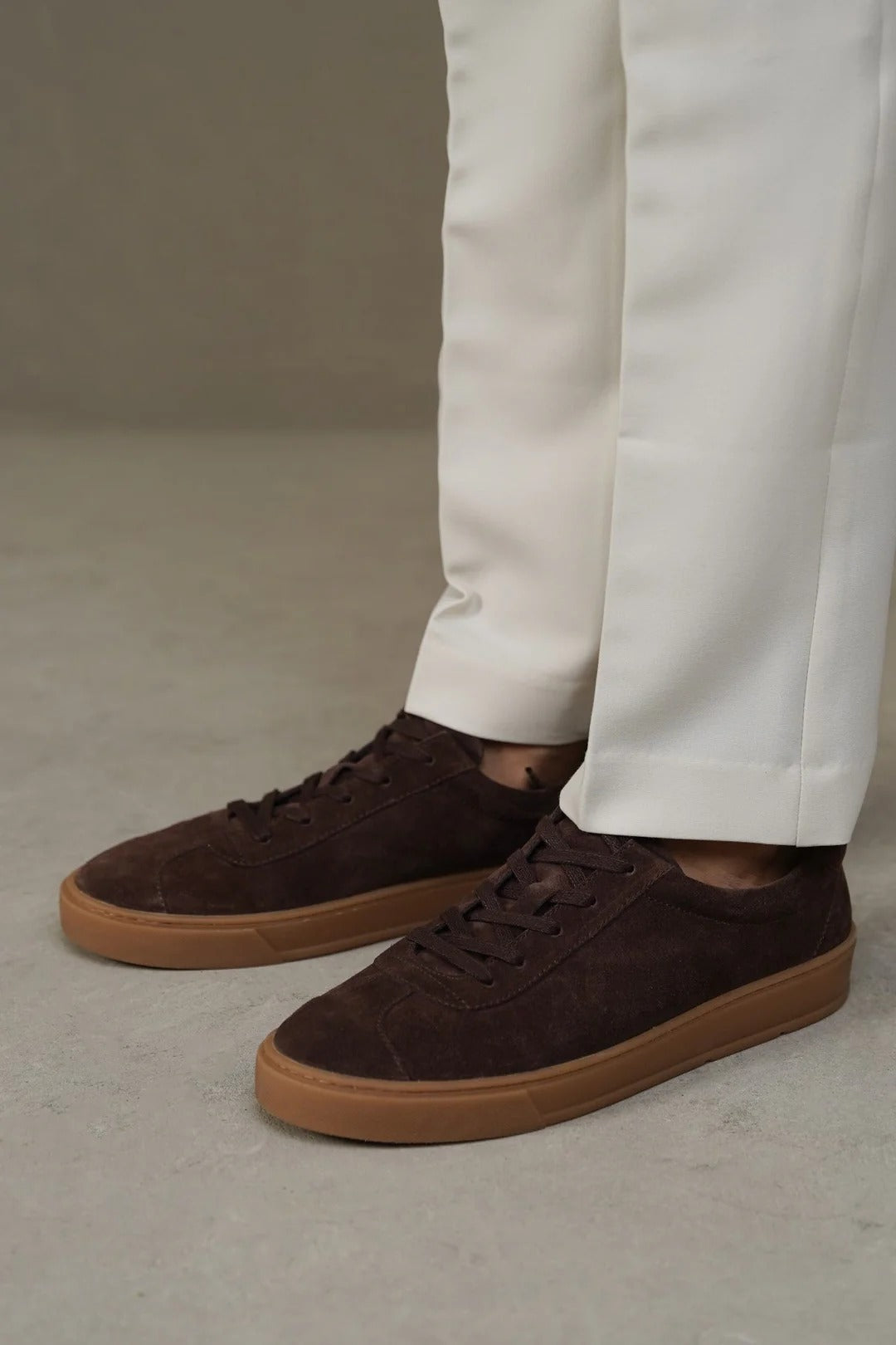 LOW-TOP LEATHER SNEAKERS