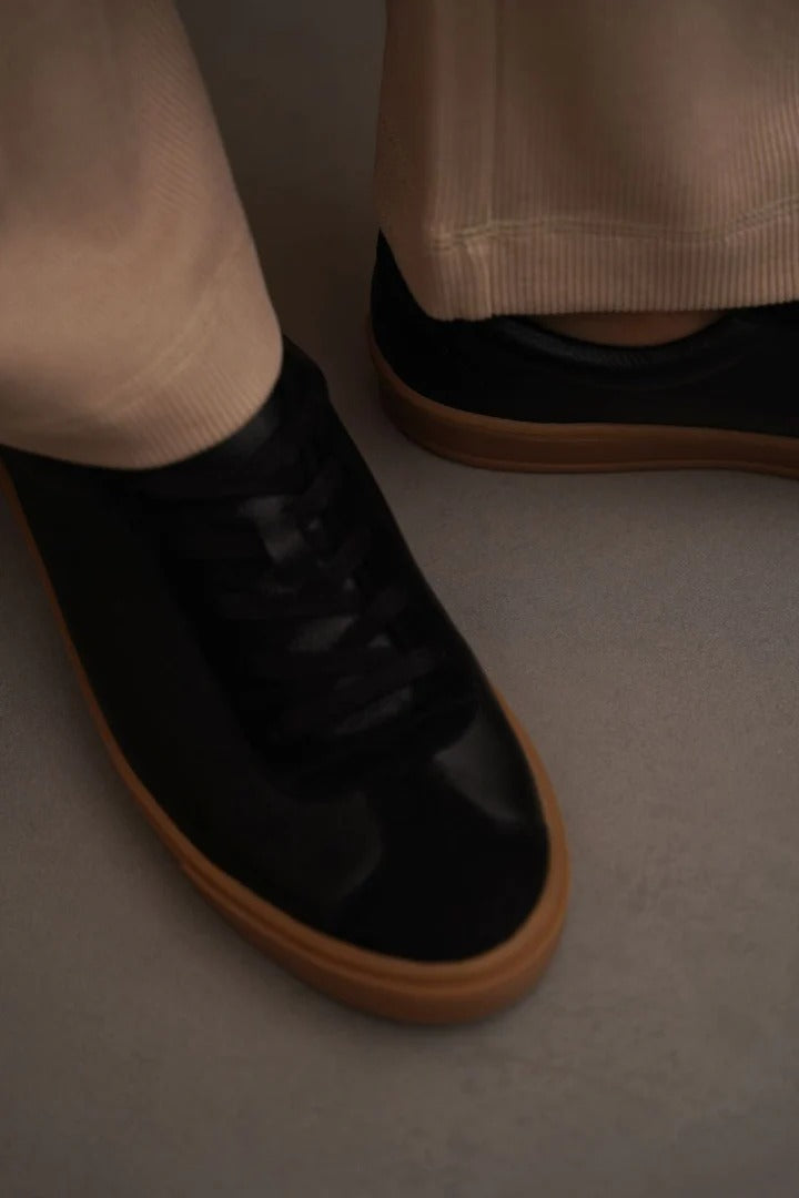 LOW-TOP LEATHER SNEAKERS