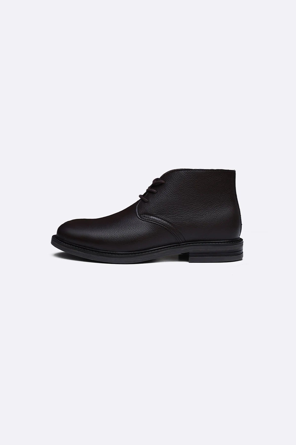 LACE UP LEATHER CHUKKA BOOT